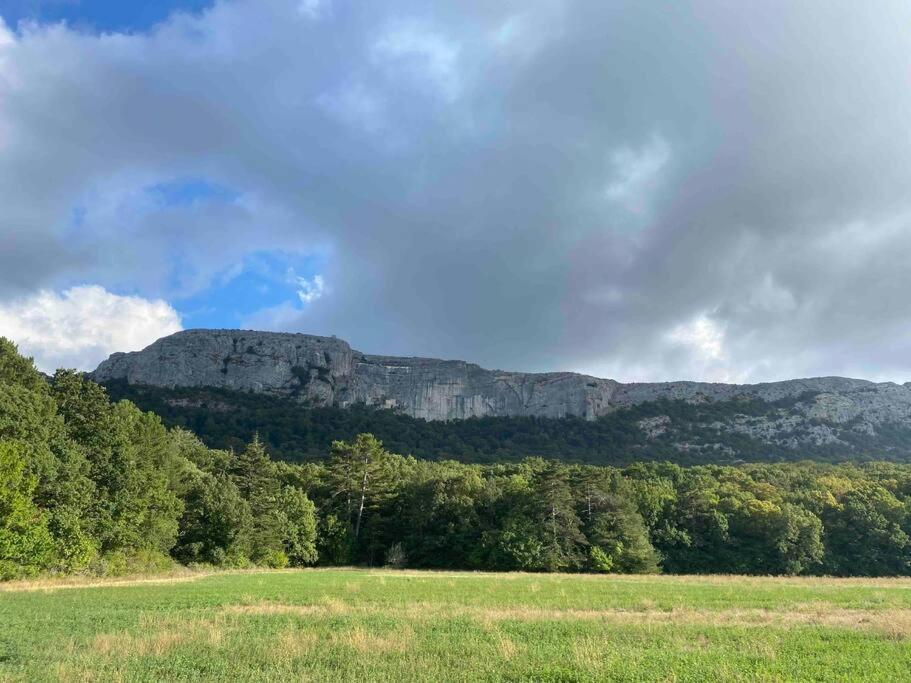 Tiny Liloumaca Coeur Ste Baume Plan d'Aups Exterior foto